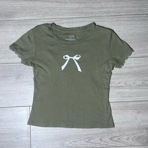 Olive Green Bow Graphic Short Sleeve Tee